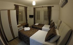 Le Mansion Hotel